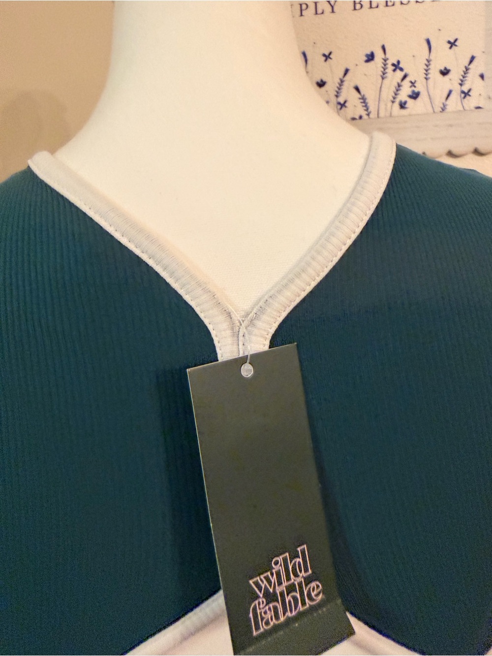 Wild Fable Open Back Ribbed Trim Top NWT - Picture 3 of 8